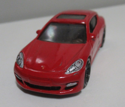Porsche Panamera 2010 pienoismalli