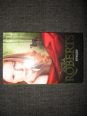 Nora Roberts : Etsijät v.2014 kirja