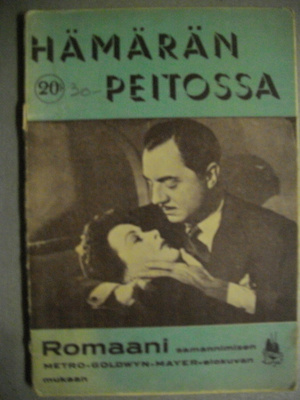 Hämärän peitossa (19.3)