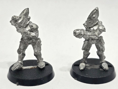 WH40K - 2kpl Eldar D-cannon Operator (1987) [S197]