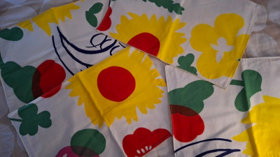 PÖYTÄ TABLETIT MARIMEKKO KANGAS
