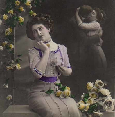 RAKKAUS / Ruusuköynnöksen alla haaveileva tyttö. 1900-l.