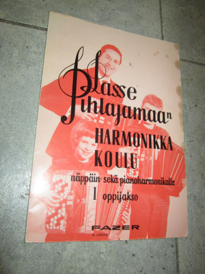 Lasse Pihlajamaan harmonikkakoulu 1