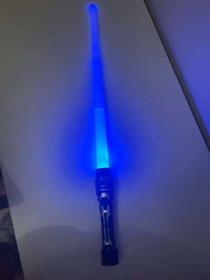 Star Wars Luke Skywalker valomiekka, väri ja ääni  1kpl