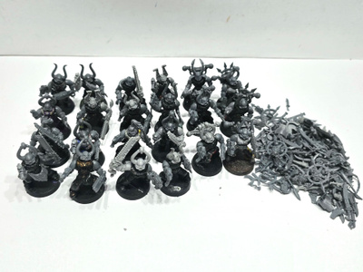 WH40K - 22kpl Chaos Space Marine figuureita [K1]