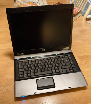 HP Compaq 6730b ** Varaosiksi **