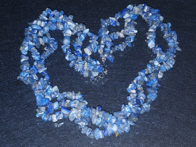 lapis lazuli kivi kaulakoru