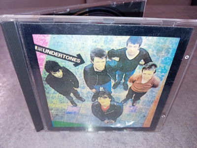 CD Undertones  : Undertones  ( SIS POSTIKULU )