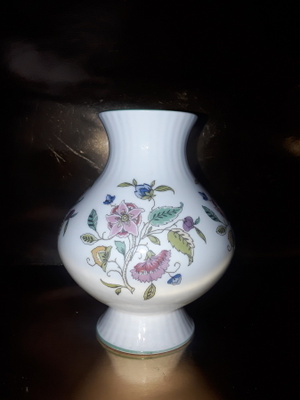 Minton posliini ruukku. Haddon Hall. England
