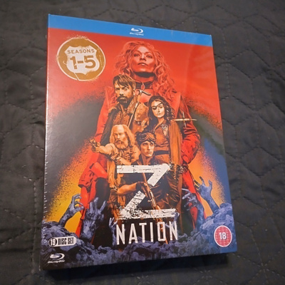 Z Nation: Season 1-5 slipcover Blu-ray **muoveissa**