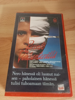 Perintö veitsenterällä VHS