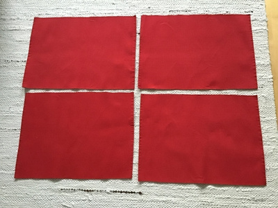 Punaiset pöytätabletit, 4 kpl ( koko 35 x 47 cm )