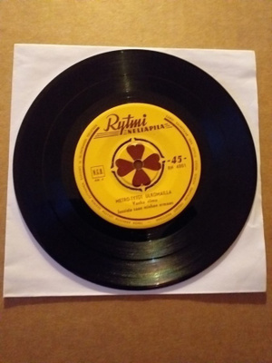 METRO-TYTÖT ulkomailla 7"EP -1954-