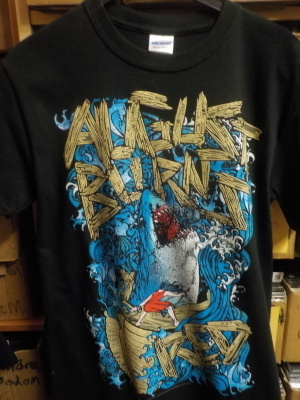 AUGUST BURNS RED UUSI T-PAITA KOKO S (W)