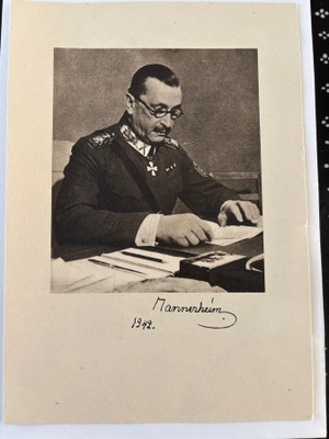 Maanpuolustuksen metalli- ja kumikeräys v. 1942