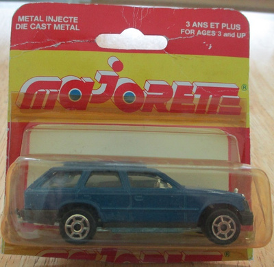 Mercedes-Benz 300 TE Wagon Blue 1989 Majorette Red Card 1:63
