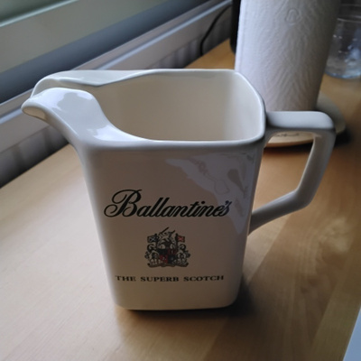 Viski jäävesikannu