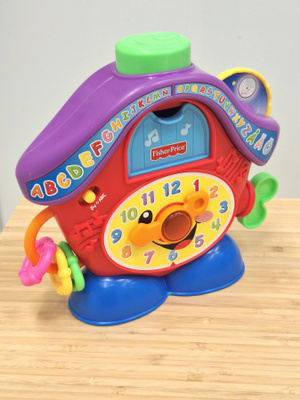 Fisher-Price kello