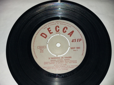 3 TANGOA JA VALSSI 7 " EP