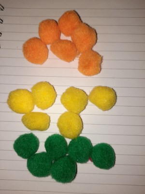 Pehmo pom pallero oranssi keltainen tai tummanvihreä