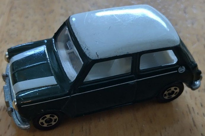 Morris Mini Cooper British Racing Green 1979 1:50 Tomica F8