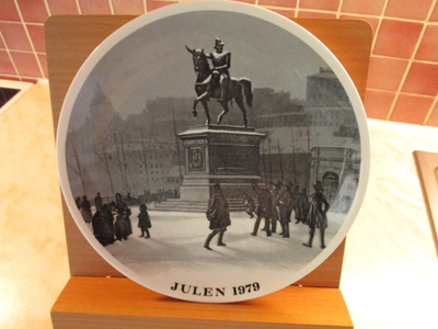 Joululautanen Nr 7 1979 Gustavsberg Karl Johans staty vid..