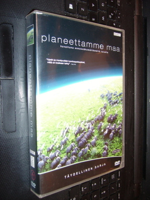 5DVD : Planeettamme maa ( sis. postikulun )
