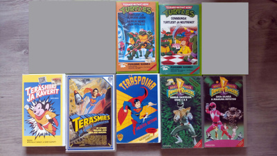 VHS-läjä: Kauhua, klassikoita, piirrettyjä.