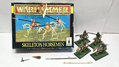 Warhammer Fantasy - 4kpl Skeleton Horsemen (80-luku)