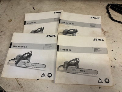 Stihl moottorisaha ohjekirjoja nippu