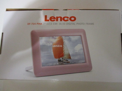 LENCO DIGITAL PHOTO FRAME