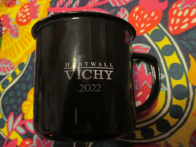 HARTWALL VICHY 2022 MUSTA EMALI MUKI