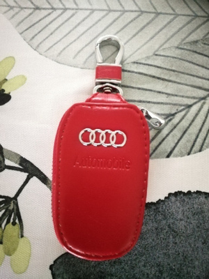 AUDI punainen nahka avaimeperäkotelo