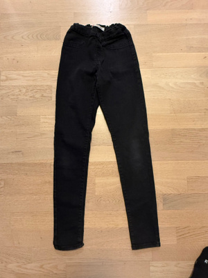 Levis musta pull-on jeggins 152 cm