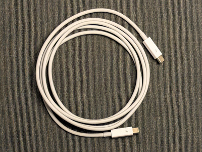 Apple Thunderbolt 2 kaapeli (2 m)