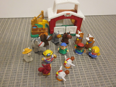 Fisher Price Little People talli + eläimet ja ihmiset