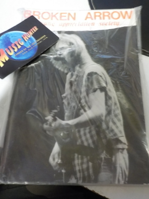 NEIL YOUNG BROKEN ARROW - ISSUE 35 FANILEHTI