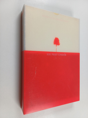 Alan Ball ym. : Six Feet Under - Better Living Through De...
