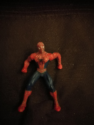 Sarjakuva hahmo "ukko" 2000-luvulta 14 cm spider man