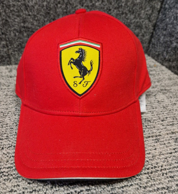 Ferrari punainen lippis uusi