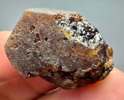 Bastnasiitti kide suuri 83.32 ct Khyber Pakistan harvinainen