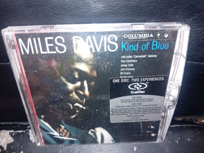 DualDisc : Miles Davis : Kind of Blue ( sis. postikulut )