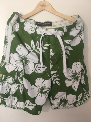 ABERCROMBIE & FITCH NEW YORK SHORTSIT KOKO 36