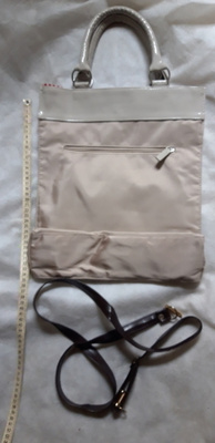 Naisten kassi uusi 35cm x 30cm ja syvyys 9 cm-kantohihna