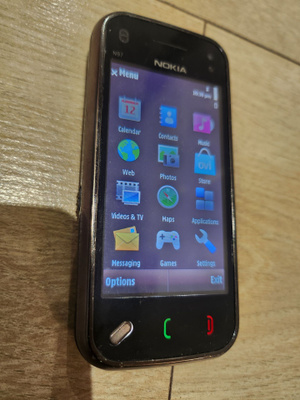 Nokia N97-4 puhelin