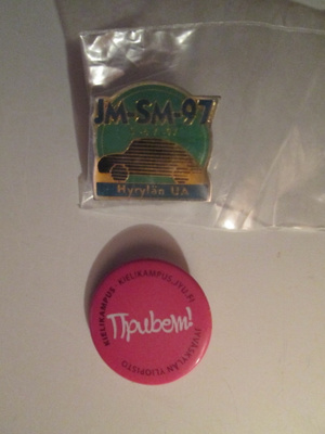 HYRYLÄN UA JM-SM-97 KIELIKAMPUS JYVÄSKYLÄ PINSSIT RINTAMERKI