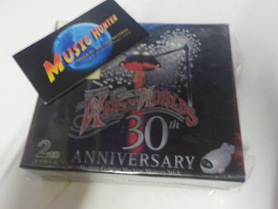 WAR OF THE WORLDS 30TH ANNIVERSARY M/M MUISTITKKU BOKSI