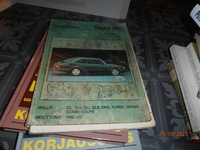 Saab 900 korjausopas
