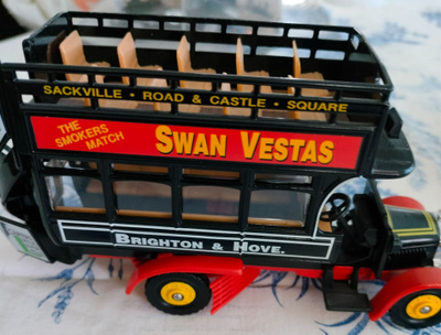 Thornycroft Bus ( Kakskerrospussi) 1/50