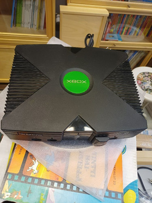 Microsoft Xbox Original (OG Xbox) 2003 – Retro pelikonsoli